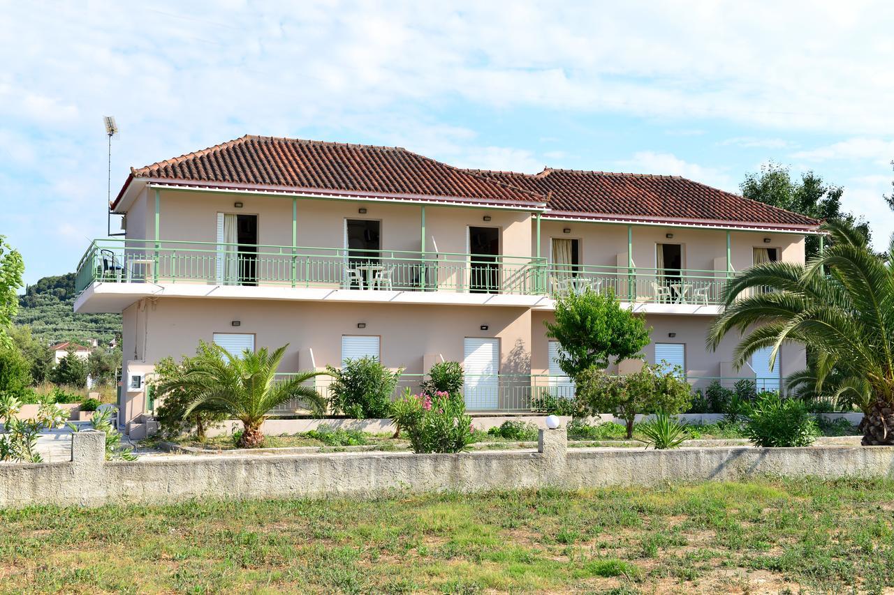 Dennis Studios Alikanás Exterior foto